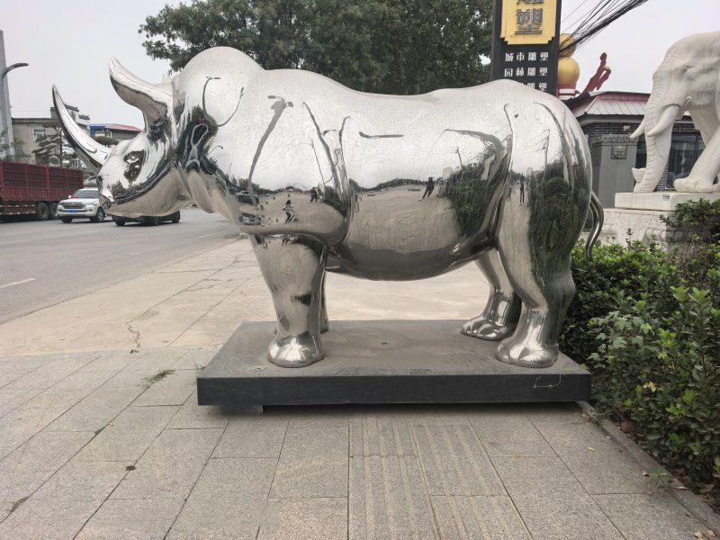 镜面犀牛雕塑 不锈钢动物雕塑