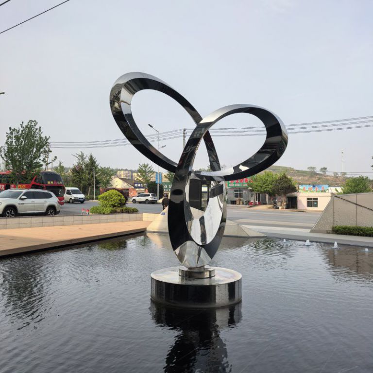 镜面不锈钢飘带雕塑