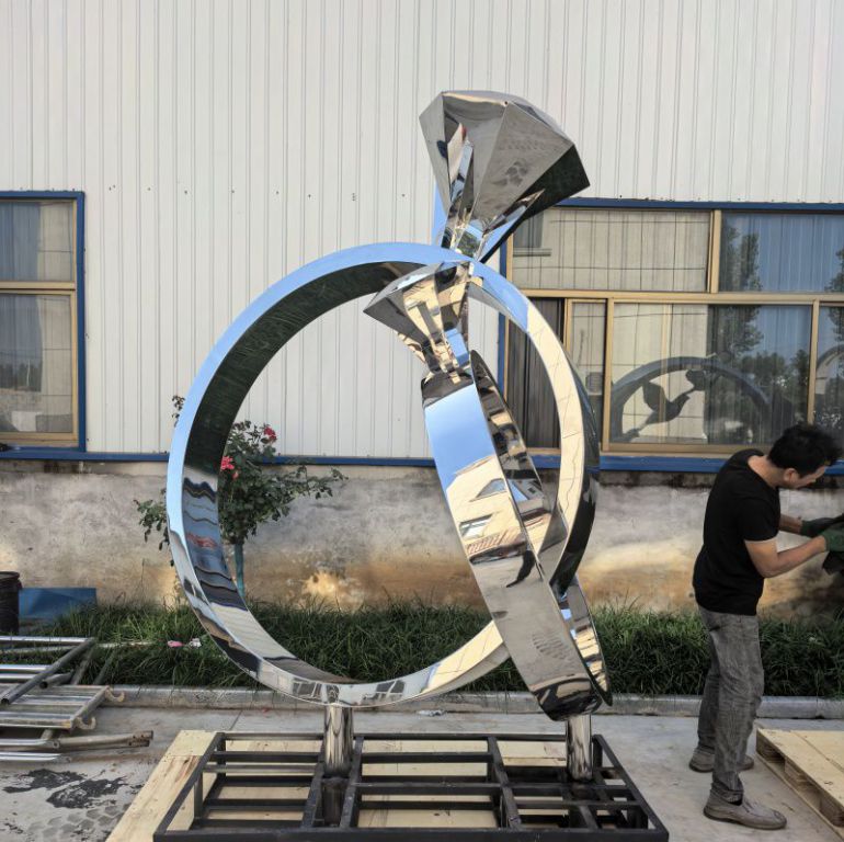 钻戒雕塑 不锈钢景观雕塑厂家